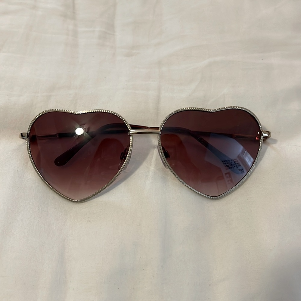 Heart-shaped lens sunglasses